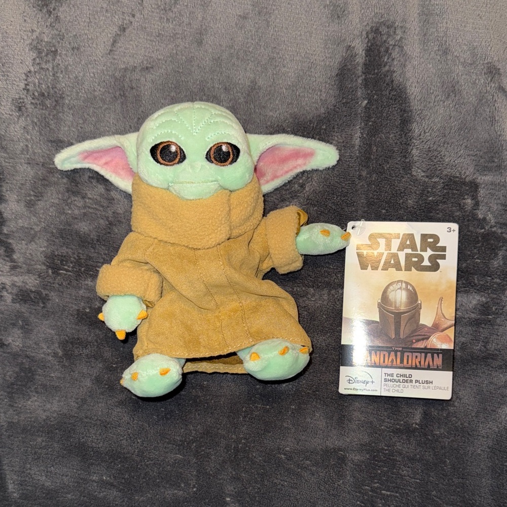 Disney Parks Star Wars: The Mandalorian The Child magnetic shoulder plush